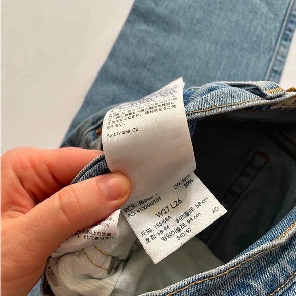 Levi's 501 Original Stretch Cropped Jeans - Picture 5 of 7